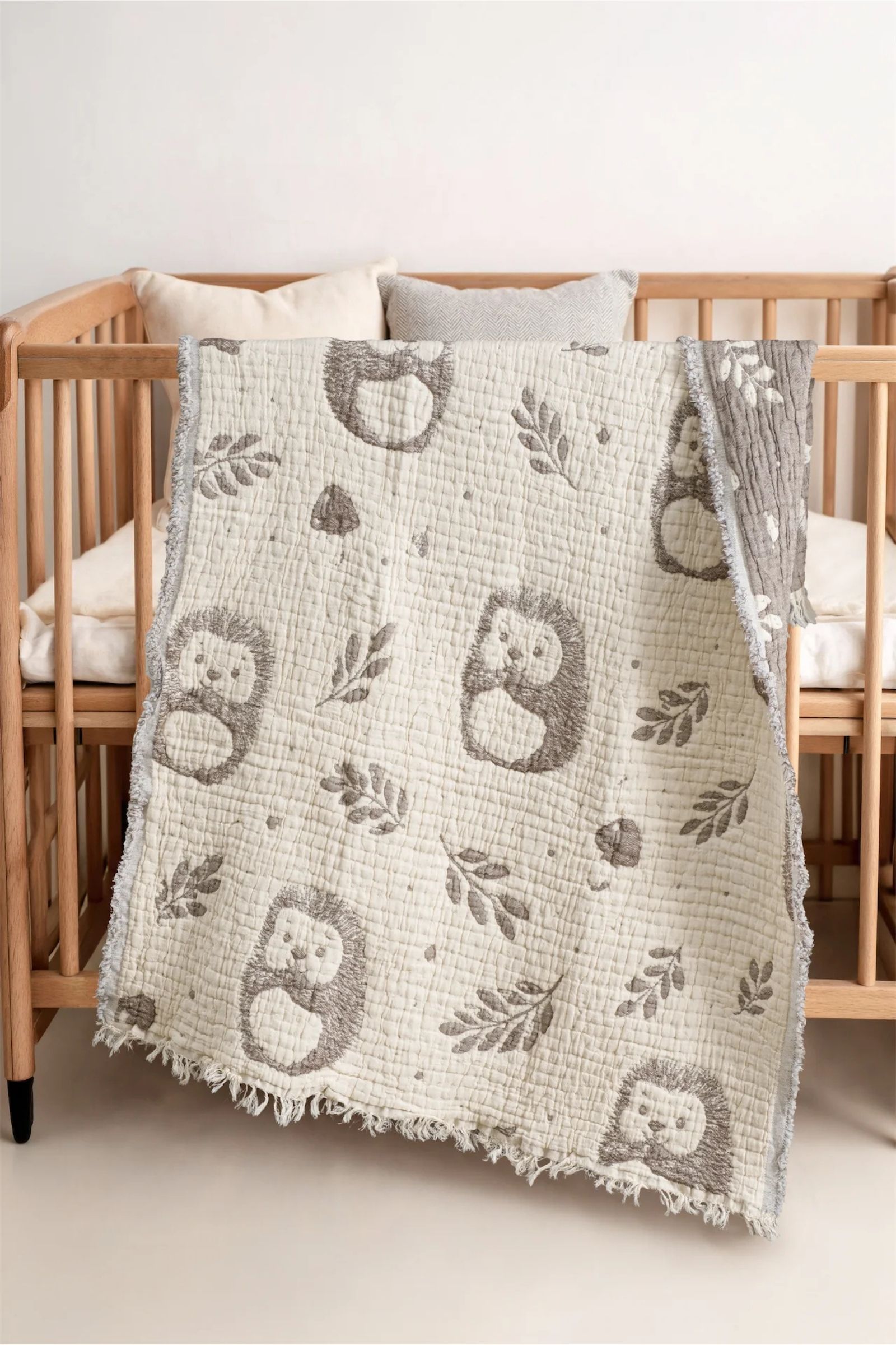 Kirpi-Müslin-Bebek-kahve-1 MUSLIN BEBEK ORTUSU KIRPI DESEN - KAHVERENGI - Görsel 1